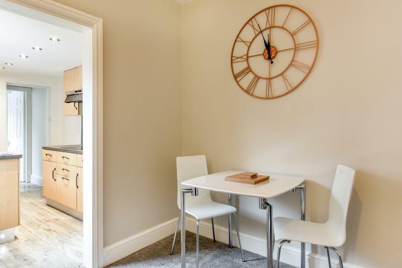 Apartment 1 At 3 Jubilee York Eksteriør bilde